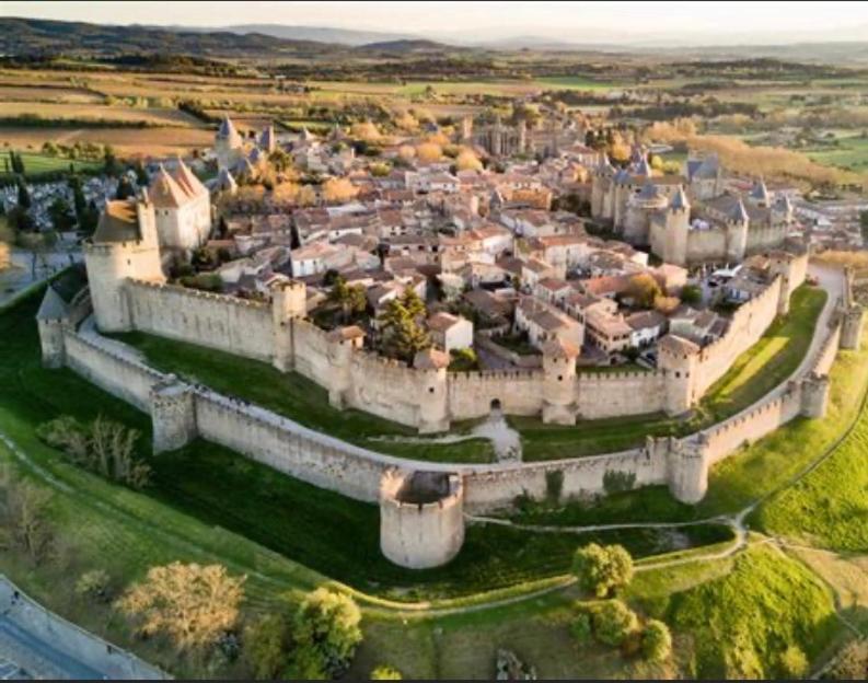 Gite Au Pied De La Cite Medievale - Le 127 Carcassonne Eksteriør billede